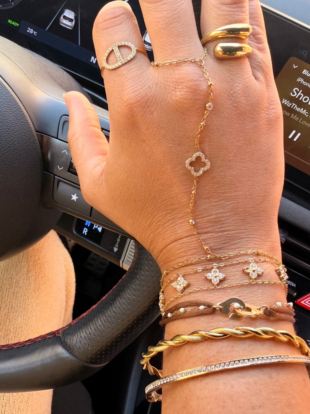 Jonc Tracy et bracelet Ambre portés ensemble — Saeya Jewels