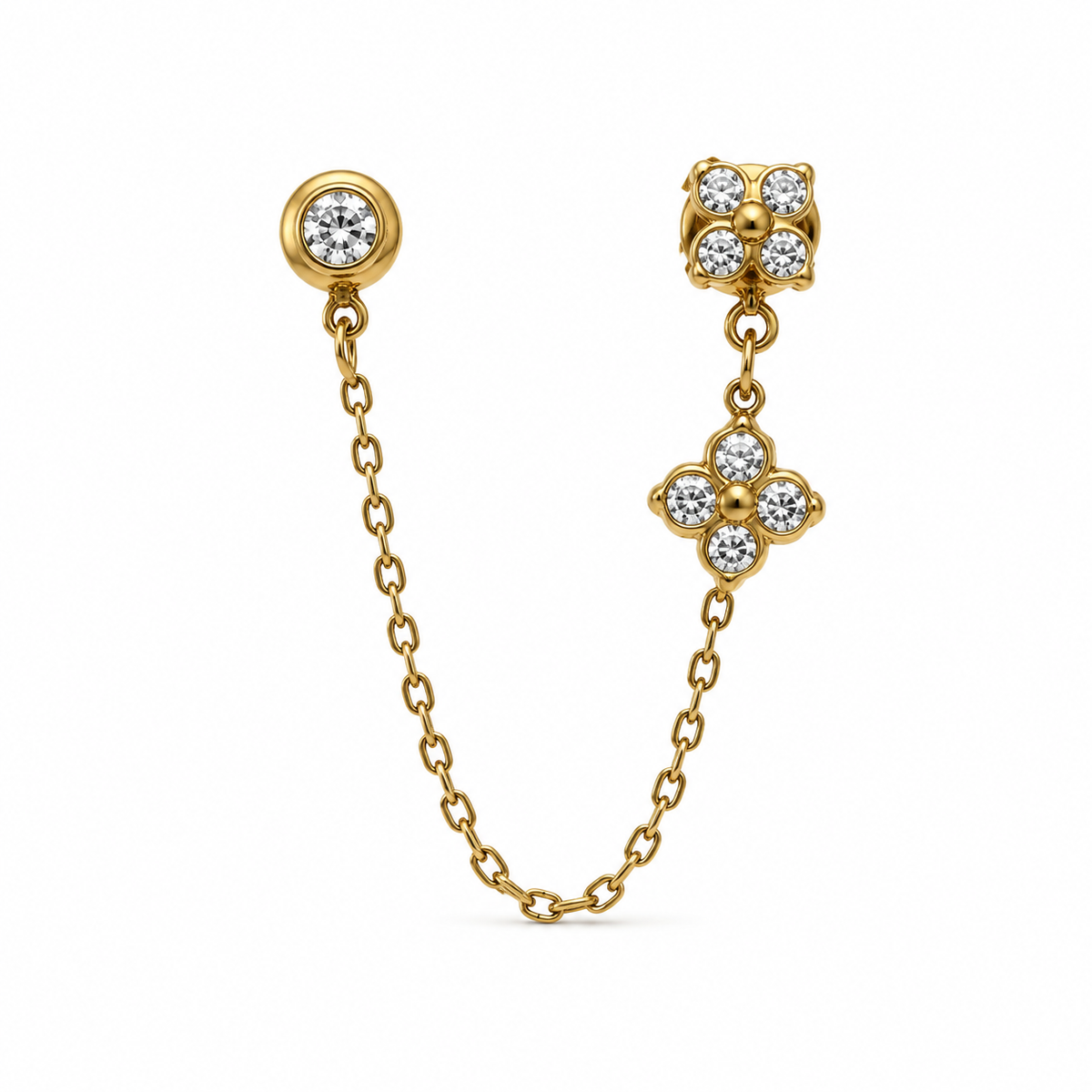 Boucle d’oreille double Lola dorée avec fleurs serties et chaîne sur fond blanc