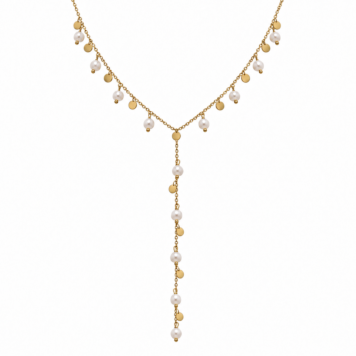 Collier Perline en Y, perles blanches et pastilles dorées, suspendu sur fond blanc