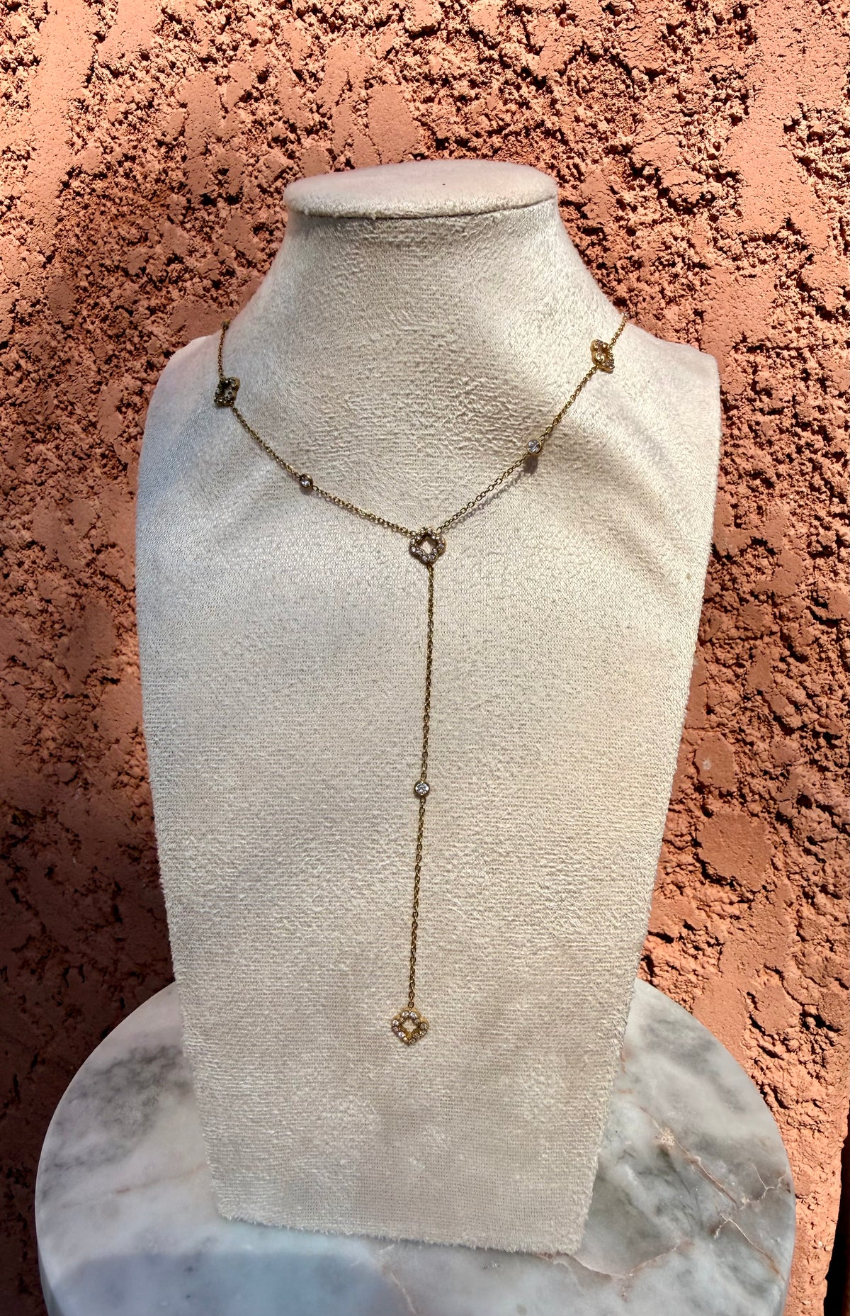 Collier Selma — photo originale sur présentoir